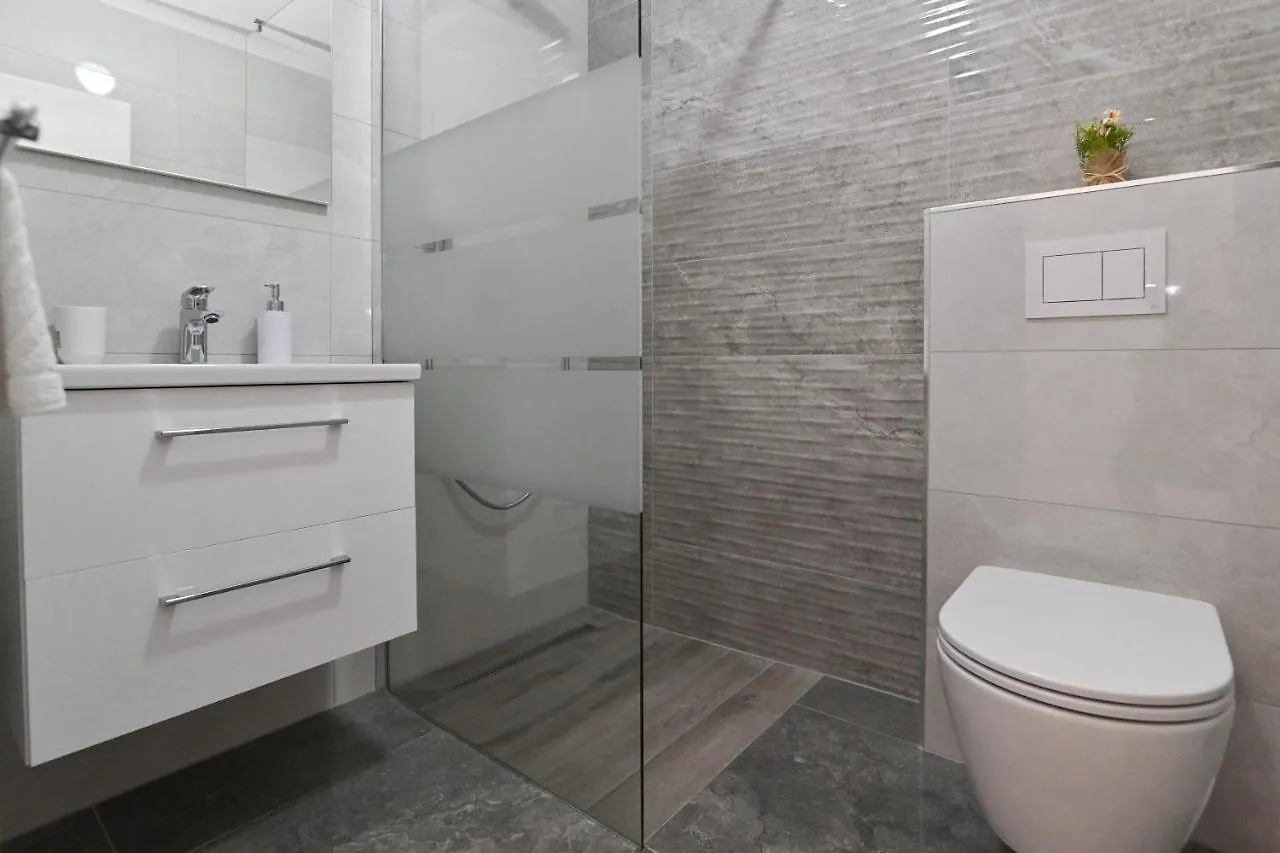Guest house Rooms & Apartments Jadranka Baska