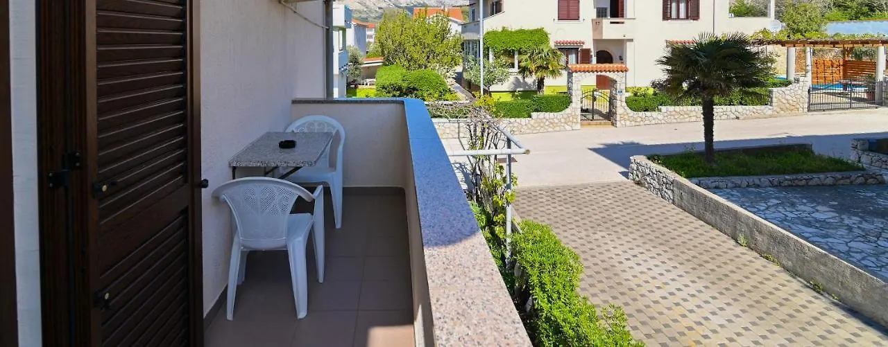 Rooms & Apartments Jadranka Baska  0*, Baska (Krk) Croatia